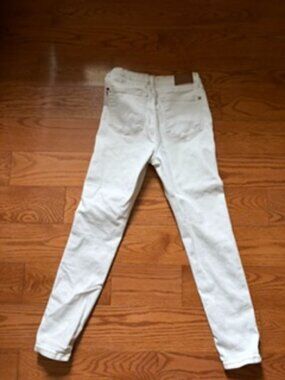4 pairs of Judy Blue Jeans sizes 11/30